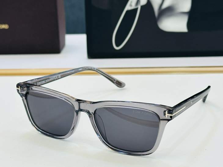 Picture of Tom Ford Sunglasses _SKUfw76017568fw